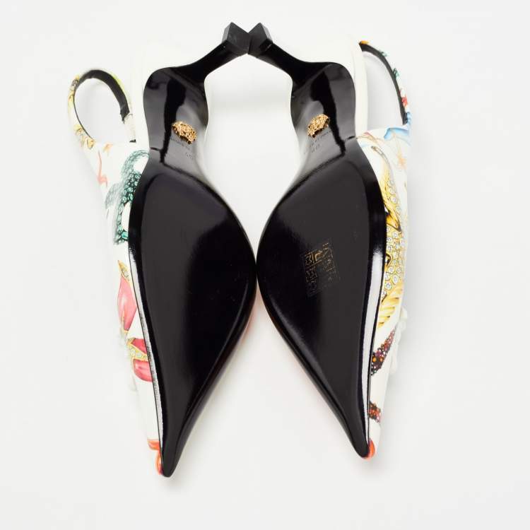 Pre Owned Versace Cream Patent Leather Medusa Slingback Pumps Size 40