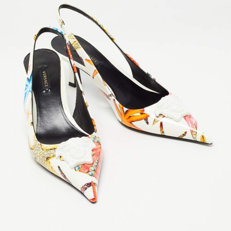 Pre Owned Versace Cream Patent Leather Medusa Slingback Pumps Size 40