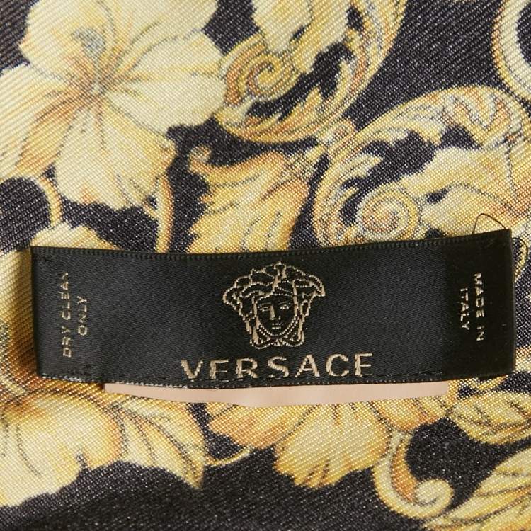 Pre Owned Versace Black/White Baroque Print Silk Head Scarf 