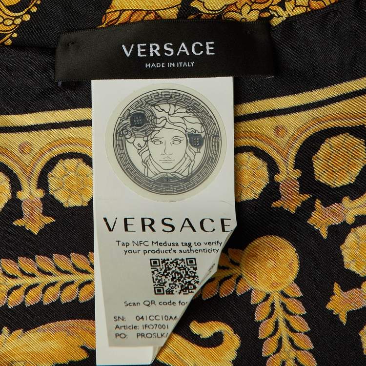 Pre Owned Versace Black/Gold Baroque Print Silk Square Scarf