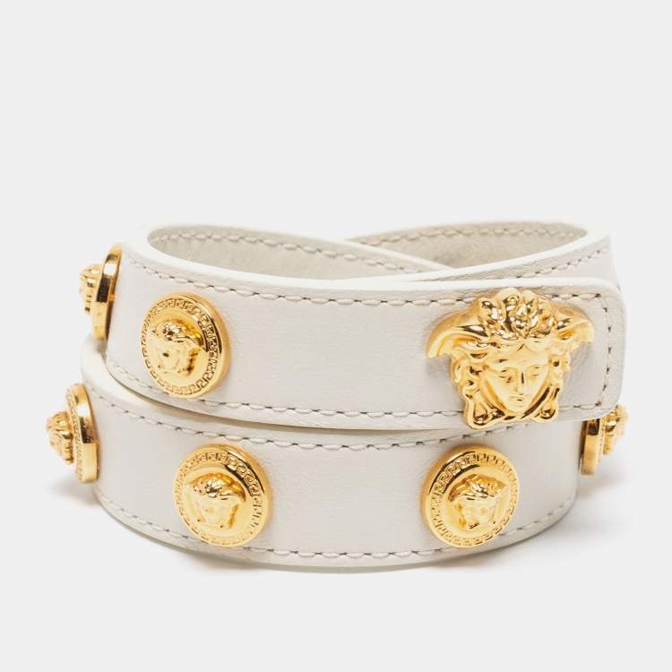 مملوكة مسبقًا Versace Icon Medusa Stud Gold Tone White Leather Wrap Bracelet