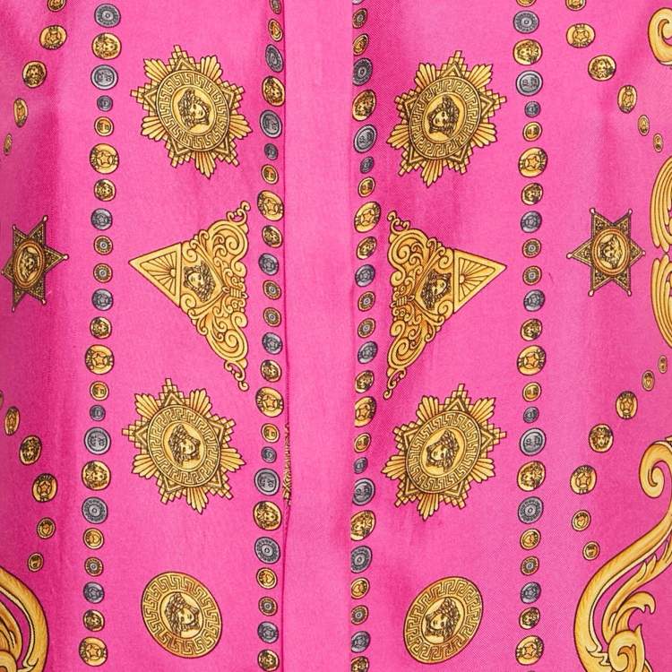 مملوكة مسبقًا قميص فيرساتشي حرير بطبعة باروك وردي مقاس متوسط