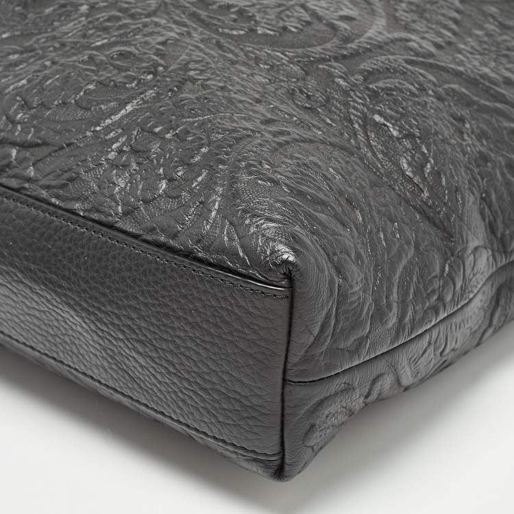 مملوكة مسبقًا Versace Black Barocco Embossed Leather La Medusa Tote