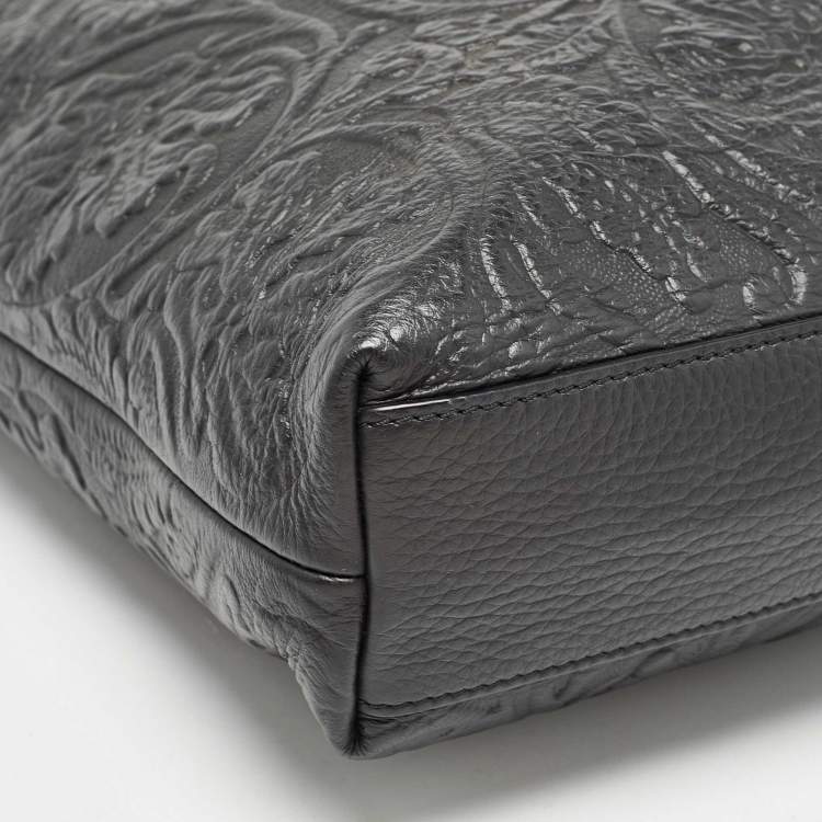 مملوكة مسبقًا Versace Black Barocco Embossed Leather La Medusa Tote