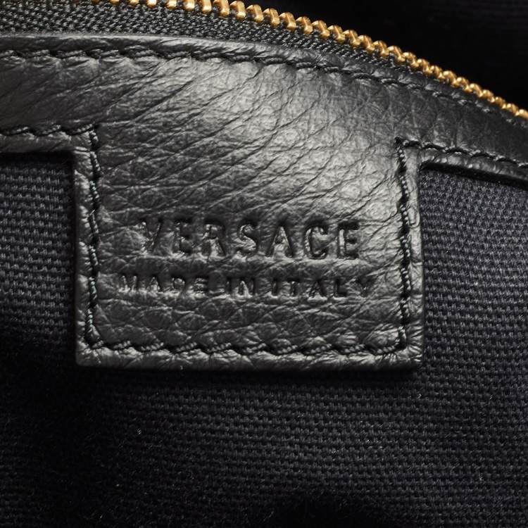 مملوكة مسبقًا Versace Black Barocco Embossed Leather La Medusa Tote