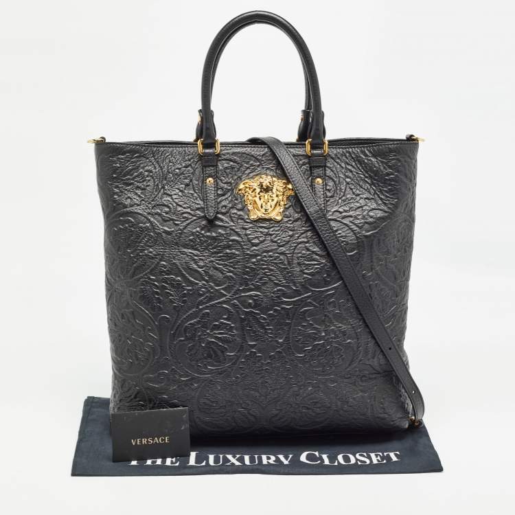 مملوكة مسبقًا Versace Black Barocco Embossed Leather La Medusa Tote