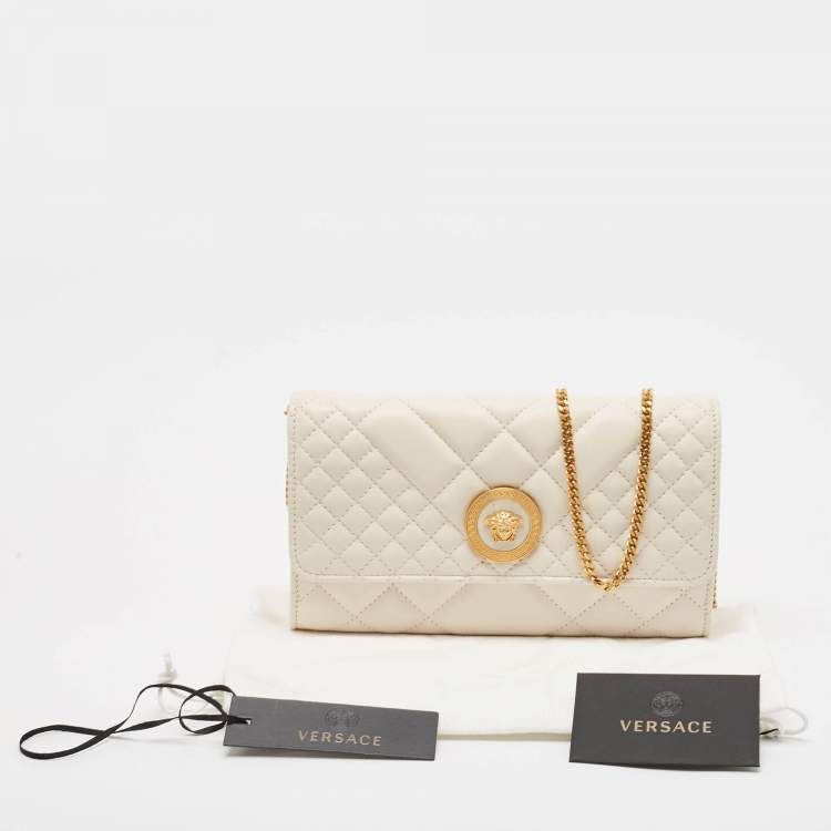 Pre Owned Versace Off White Quilted Leather La Medusa Chain Clutch