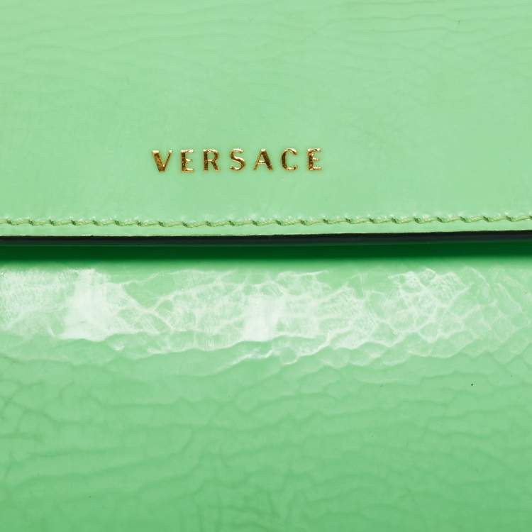 Pre Owned Versace Green Patent Leather Medusa Ring Handle Clutch