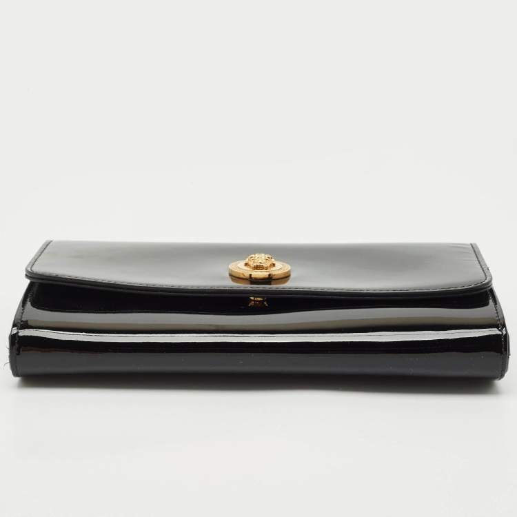 Pre Owned Versace Black Patent Leather La Medusa Chain Clutch