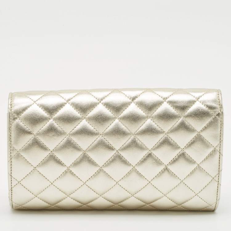 Pre Owned Versace Pale Gold Quilted Leather Medusa Chain Clutch