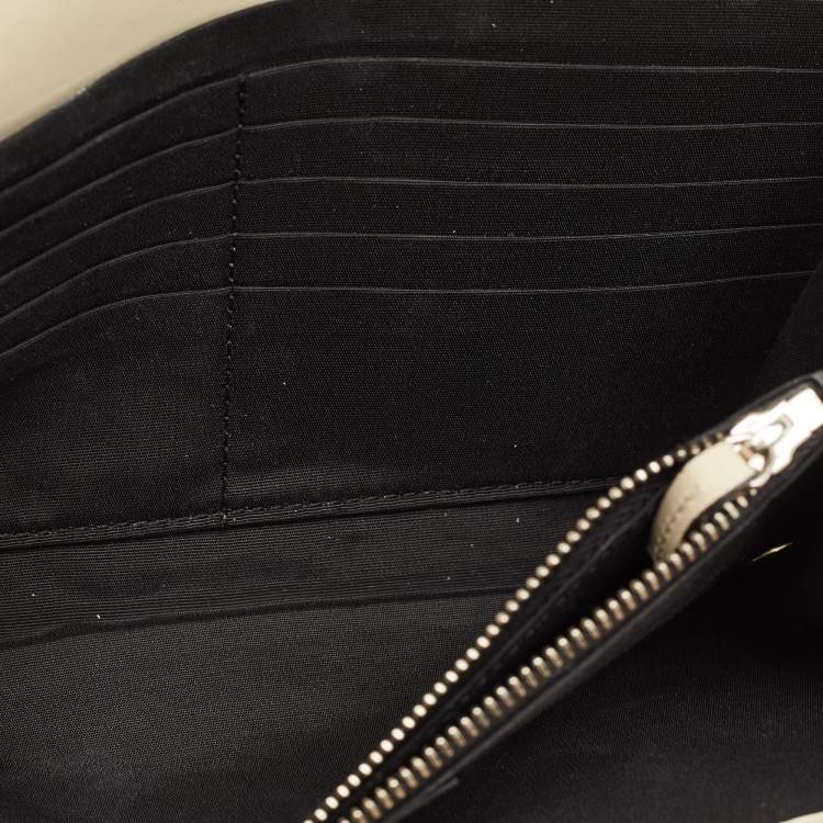 Pre Owned Versace Pale Gold Quilted Leather Medusa Chain Clutch