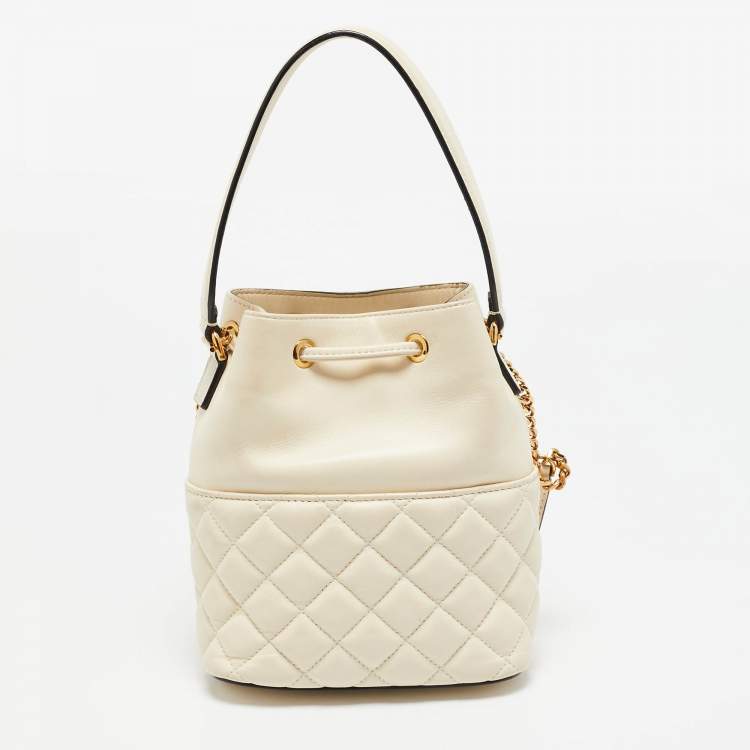Pre Owned Versace Cream Quilted Leather Medusa Drawstring Bucket Bag