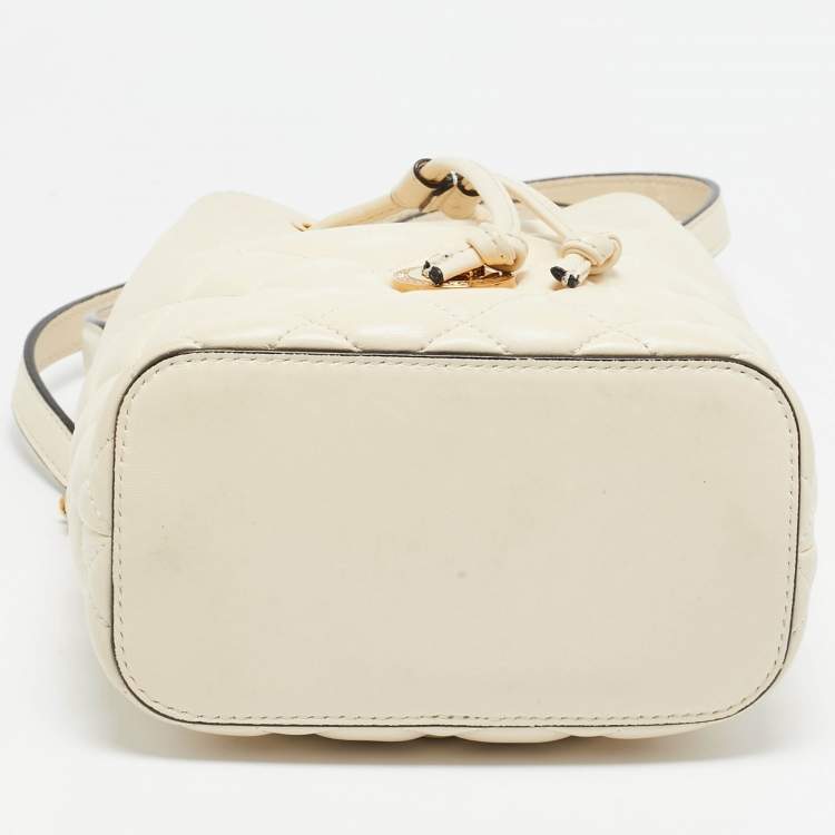 Pre Owned Versace Cream Quilted Leather Medusa Drawstring Bucket Bag