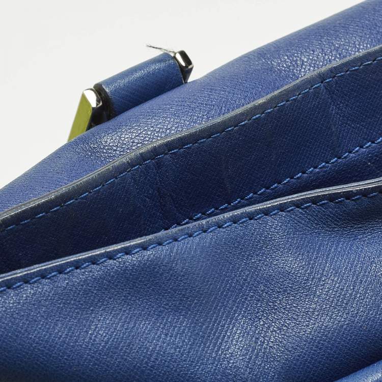 مملوكة مسبقًا Versace Blue Leather Weekender Bag