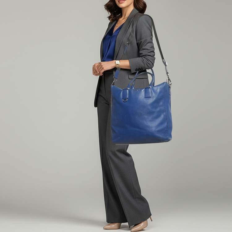 مملوكة مسبقًا Versace Blue Leather Weekender Bag