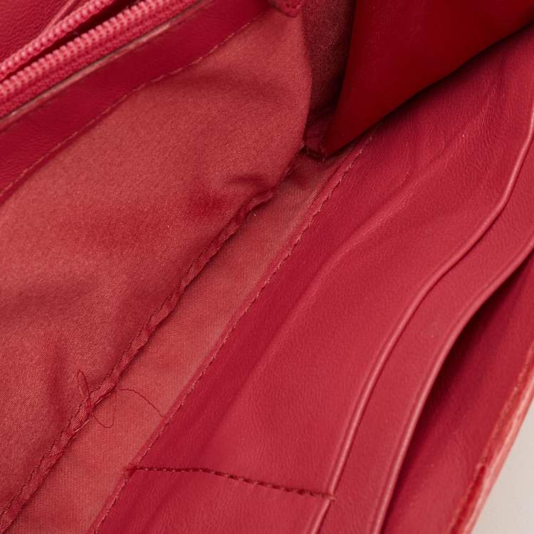 Pre Owned Versace La Medusa Medium Red Croc Embossed Leather Wallet On Chain