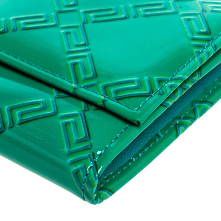 Pre Owned Versace Green Patent Leather Wallet On Chain