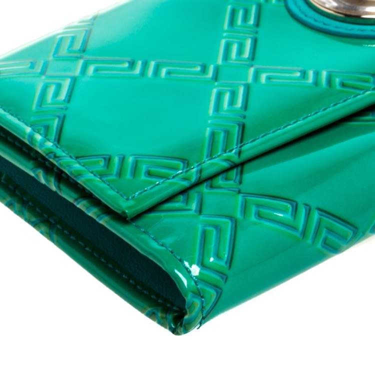 Pre Owned Versace Green Patent Leather Wallet On Chain