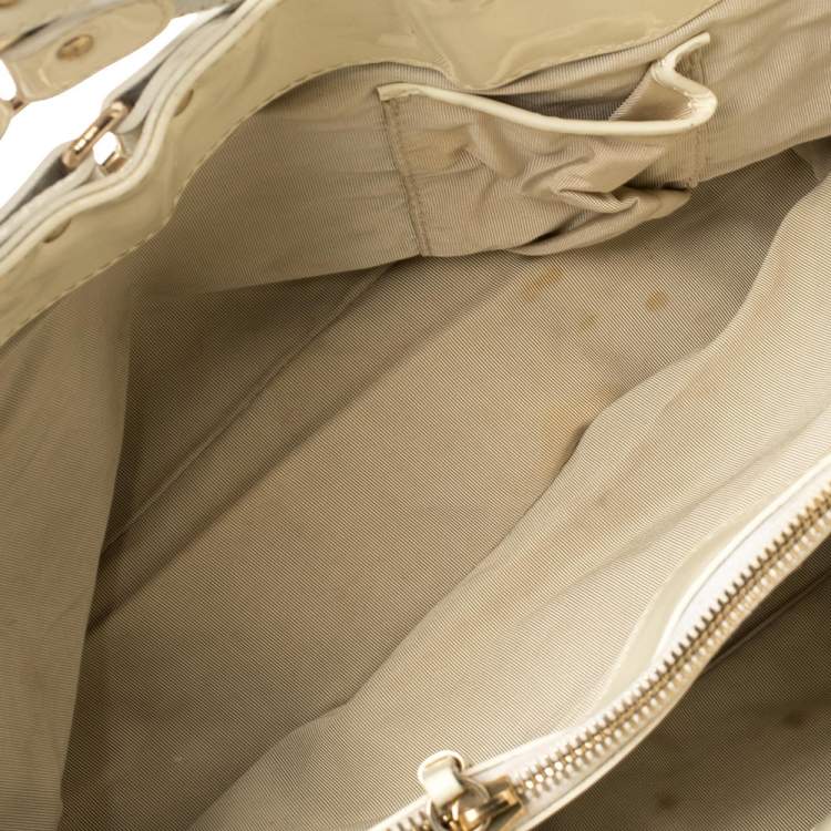 مملوكة مسبقًا Versace White/Ivory Patent and Leather Cutout Tote