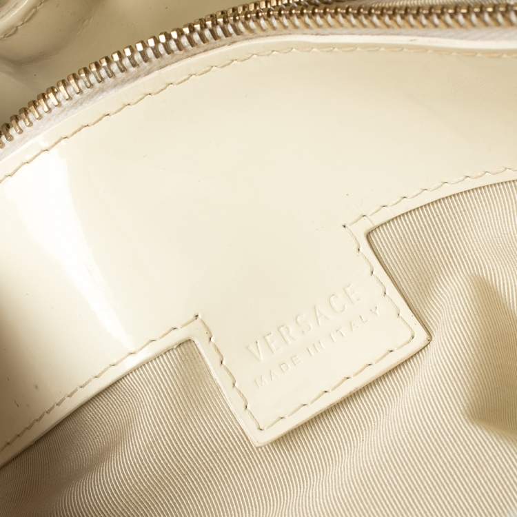 مملوكة مسبقًا Versace White/Ivory Patent and Leather Cutout Tote