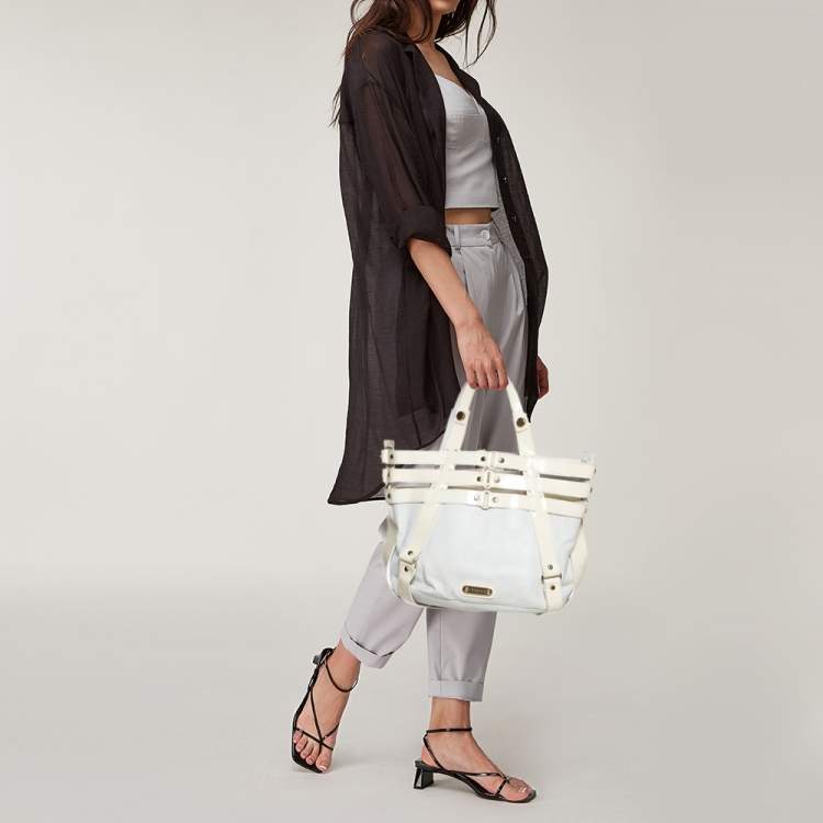 مملوكة مسبقًا Versace White/Ivory Patent and Leather Cutout Tote