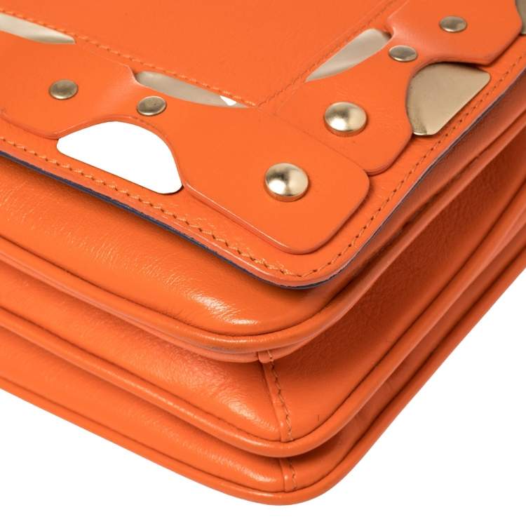 مملوكة مسبقًا Versace Orange Leather Studded Flap Shoulder Bag