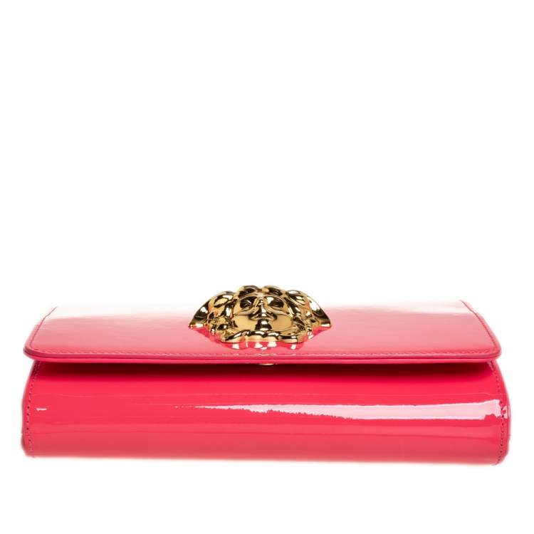 Pre Owned Versace Peach Patent Leather Medusa Chain Clutch