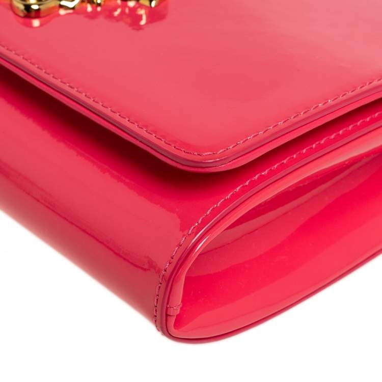 Pre Owned Versace Peach Patent Leather Medusa Chain Clutch