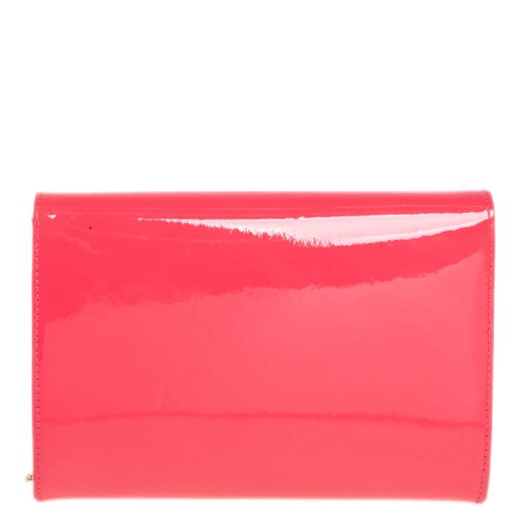 Pre Owned Versace Peach Patent Leather Medusa Chain Clutch
