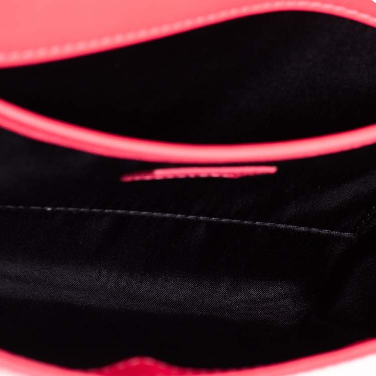 Pre Owned Versace Peach Patent Leather Medusa Chain Clutch