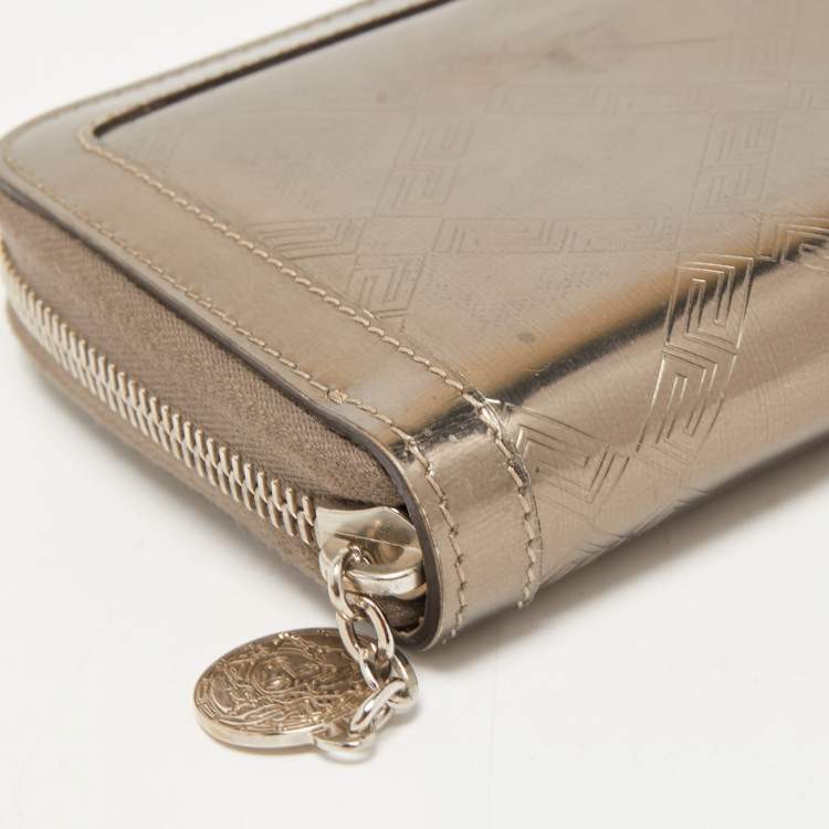 Pre Owned Versace Metallic Embossed Glossy Leather Medusa Zip Around Wallet