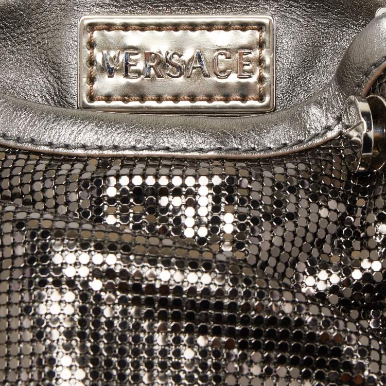 مملوكة مسبقًا Versace Metallic Leather and Metallic Mesh Chain Link Bag