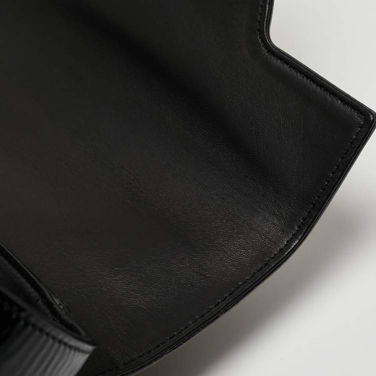 Pre Owned Versace Black Patent Leather Medusa Top Handle Bag