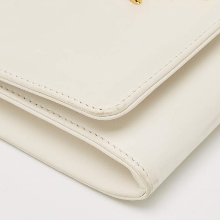 Pre Owned Versace Off White Leather Medusa Chain Clutch
