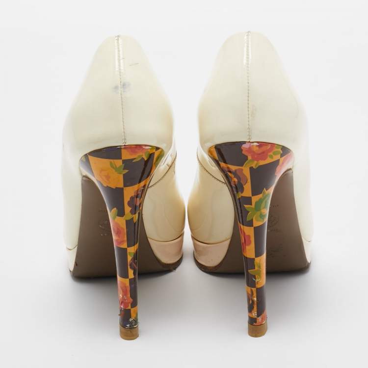 Pre Owned Versace Cream Patent Leather Floral Heel Platform Pumps Size 40