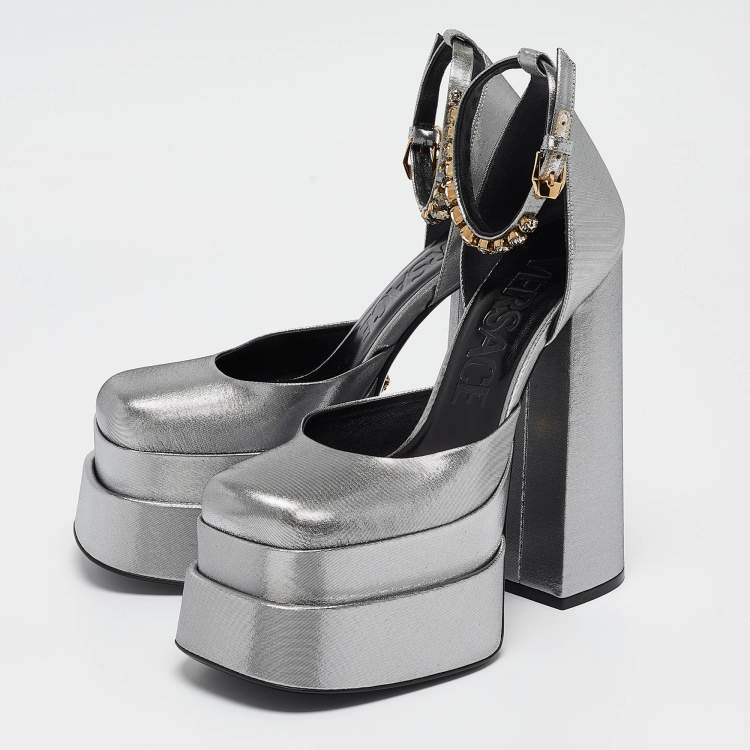 Pre Owned Versace Silver Lurex Fabric Medusa Aevitas Double Platform Pumps Size 37