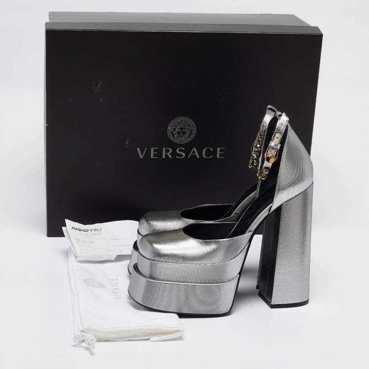 Pre Owned Versace Silver Lurex Fabric Medusa Aevitas Double Platform Pumps Size 37