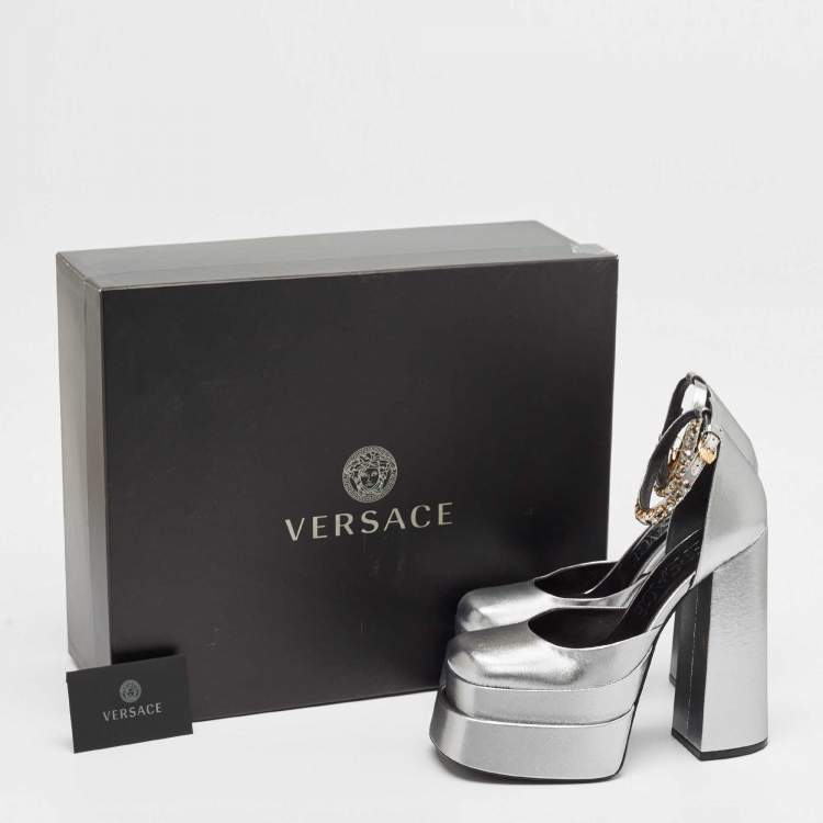 Pre Owned Versace Silver Lurex Fabric Medusa Aevitas Double Platform Pumps Size 38.5