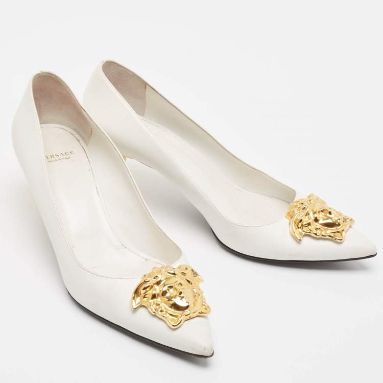 Pre Owned Versace White Leather Medusa Pumps Size 39
