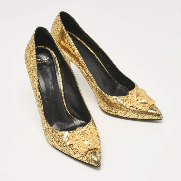 Pre Owned Versace Gold Textured Suede Medusa Pumps Size 40