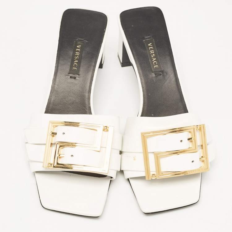 Pre Owned Versace White Leather Buckle Slide Sandals Size 36