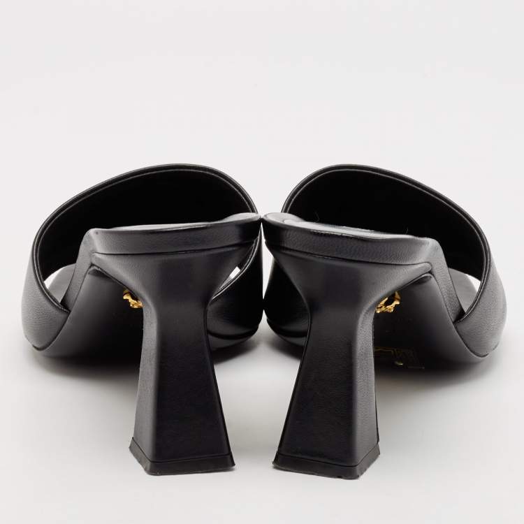 Pre Owned Versace Black Leather La Medusa Slide Sandals Size 39