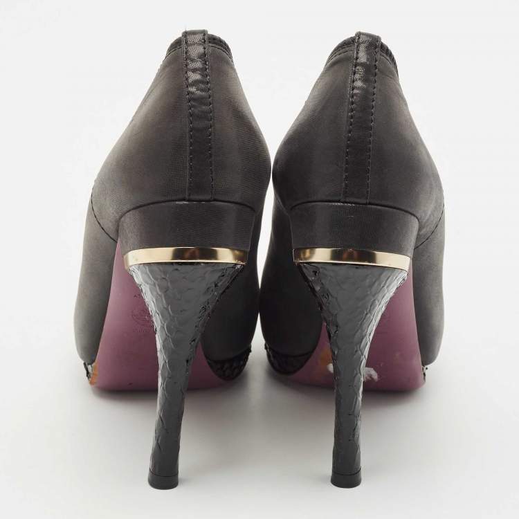 Pre Owned Versace Grey/Black Python Leather and Canvas Platform Pumps Size 39