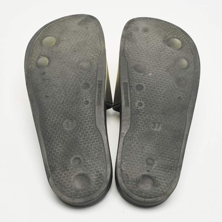 Pre Owned Versace Gold/Black Rubber Medusa Flat Pool Slide Sandals Size 37