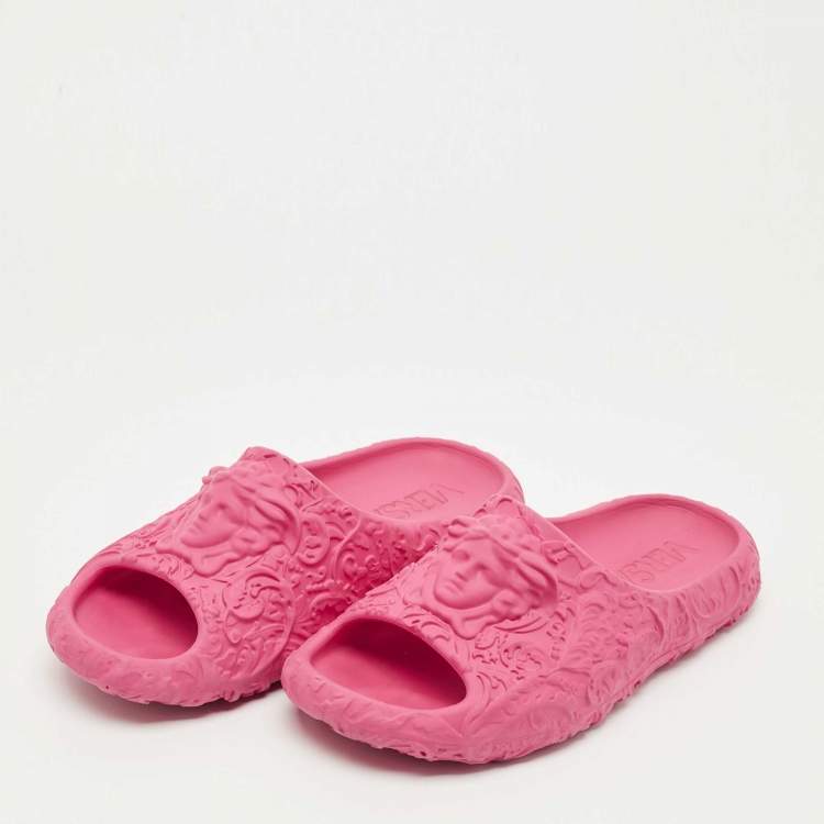 Pre Owned Versace Pink  Rubber Medusa Embossed Pool Slides Size 40