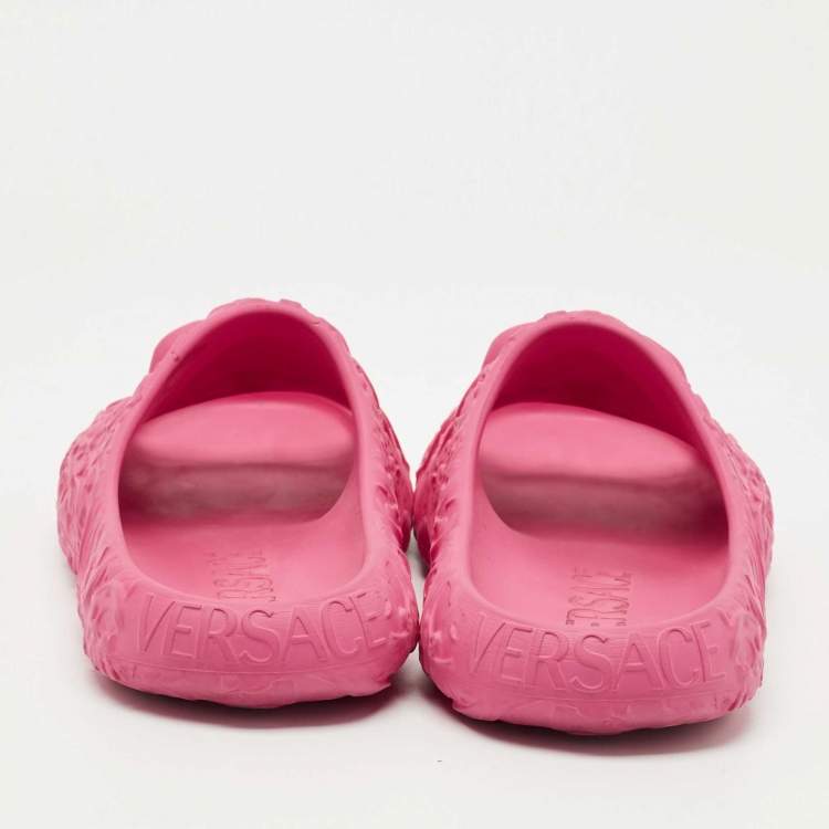 Pre Owned Versace Pink  Rubber Medusa Embossed Pool Slides Size 40