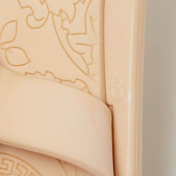 Pre Owned Versace Cream Rubber Alia Thong Flat Slides Size 38.5