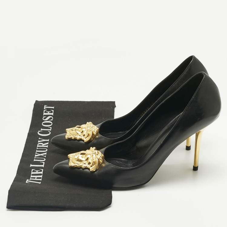 Pre Owned Versace Black Leather Medusa Embellished Pointed Toe Pumps Size 40