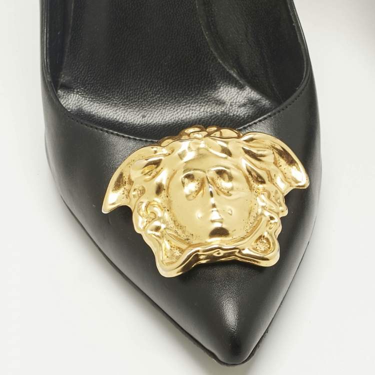 Pre Owned Versace Black Leather Medusa Embellished Pointed Toe Pumps Size 40