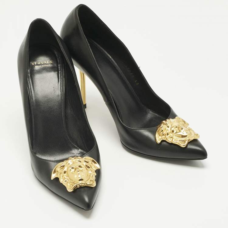 Pre Owned Versace Black Leather Medusa Embellished Pointed Toe Pumps Size 40